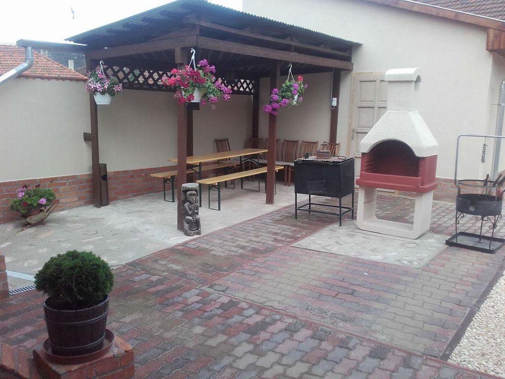 Réka Vendéghàz Hotel Tokaj Exterior foto